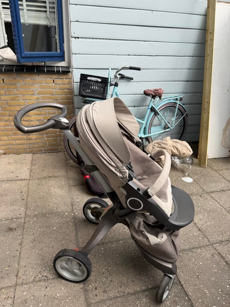 Stokke kinderwagen, Gebruikt, Verstelbare duwstang, Ophalen, Kinderwagen