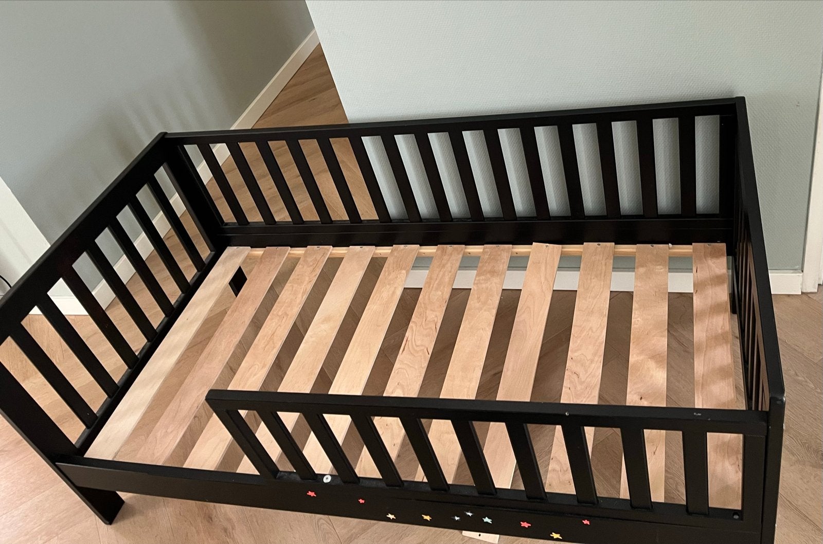 Kinderbed PLUME Petite Amélie - Zwart met lattenbodem, Ophalen, Gebruikt, 70 tot 85 cm, 140 tot 160 cm