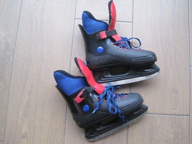 Acro ijshockey schaatsen. Mt 38. 1 riempje stuk. Zie foto 2, Sport en Fitness, Schaatsen, Overige merken, Gebruikt, Ophalen of Verzenden