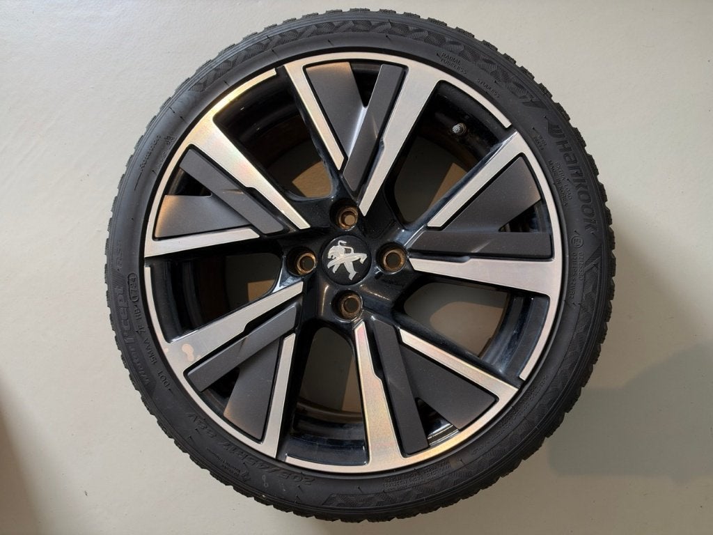 Originele Peugeot 17 inch velgen met winterbanden 205/45 R17, Auto-onderdelen, Ophalen, Gebruikt, Banden en Velgen, 17 inch