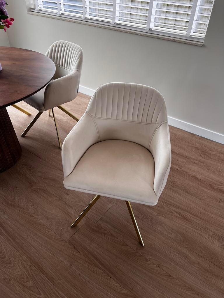 Witte velourse stoelen met gouden onderstel, Huis en Inrichting, Stoelen, Nieuw, Vijf, Zes of meer stoelen, Stof, Wit, Ophalen