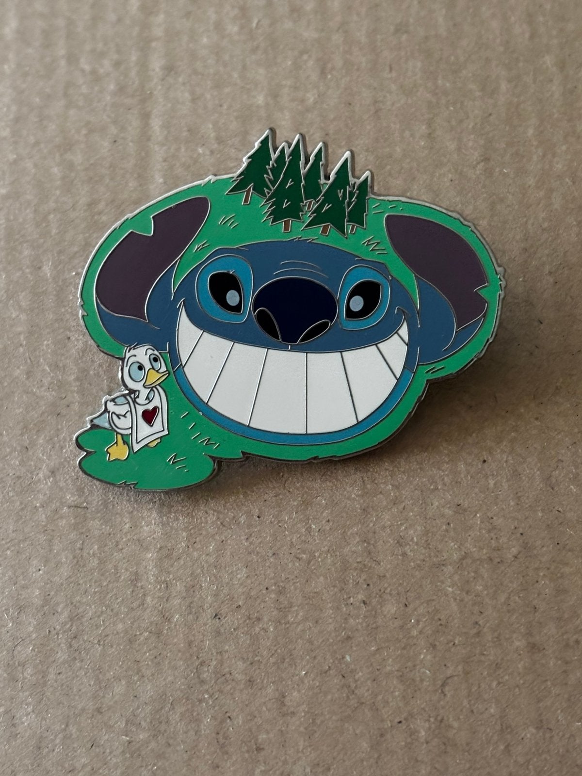 Disney pin Stitch Alice in Wonderland, Verzamelen, Ophalen of Verzenden, Zo goed als nieuw