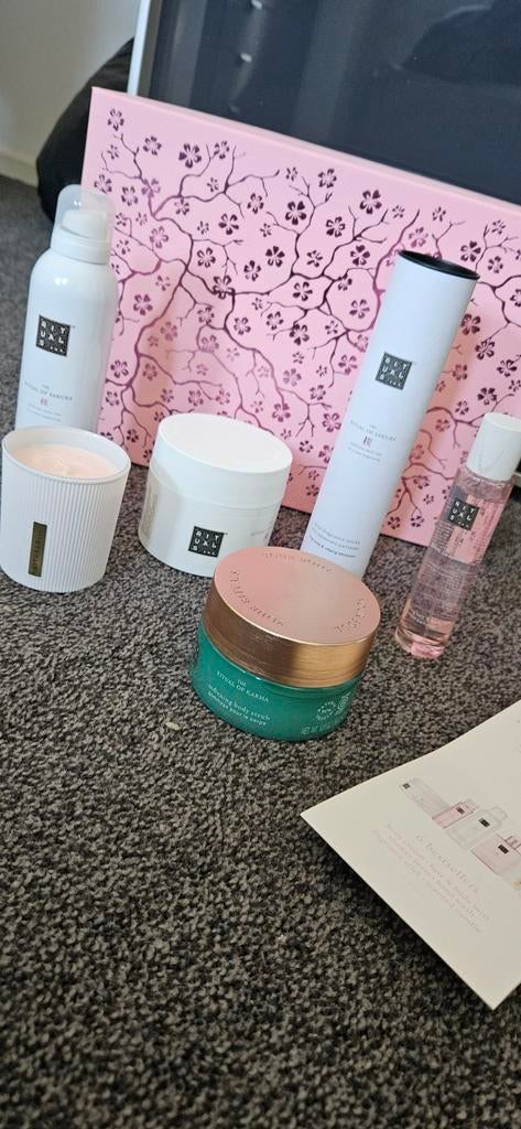 Rituals of Sakura set en Ritual of Karma scrub, Ophalen, Nieuw, Bad & Douche