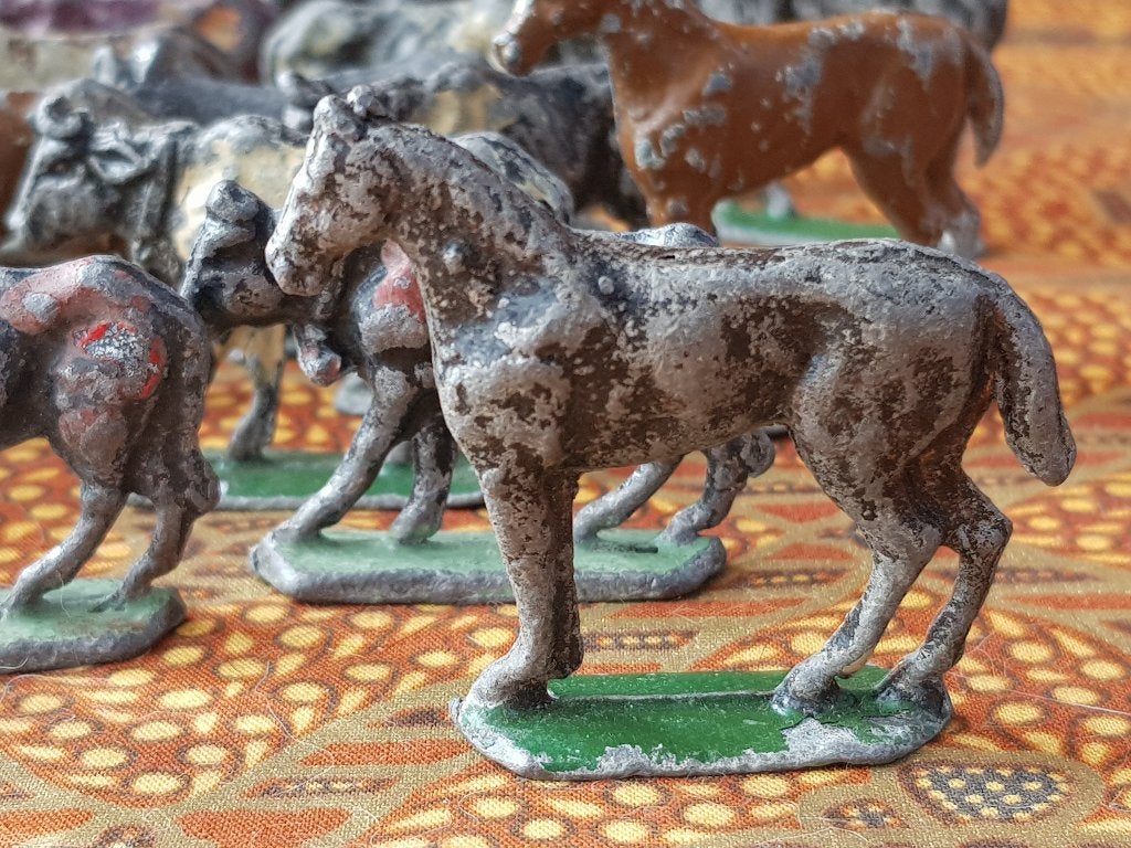 20 koeien en 6 paarden antiek speelgoed uit Engeland van tin, Ophalen of Verzenden