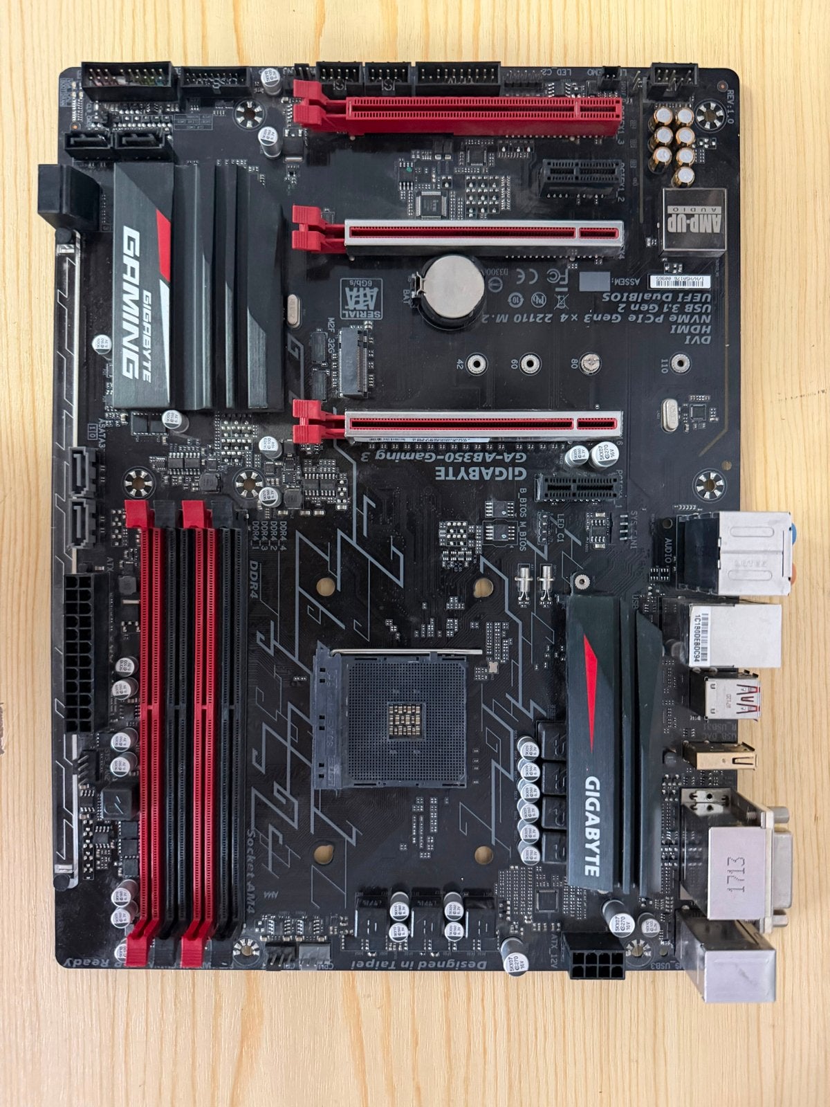 Gigabyte GA-AB350-Gaming Moederbord - Socket AM4, DDR4, Computers en Software, Moederborden, Gebruikt, AMD, DDR4, Ophalen