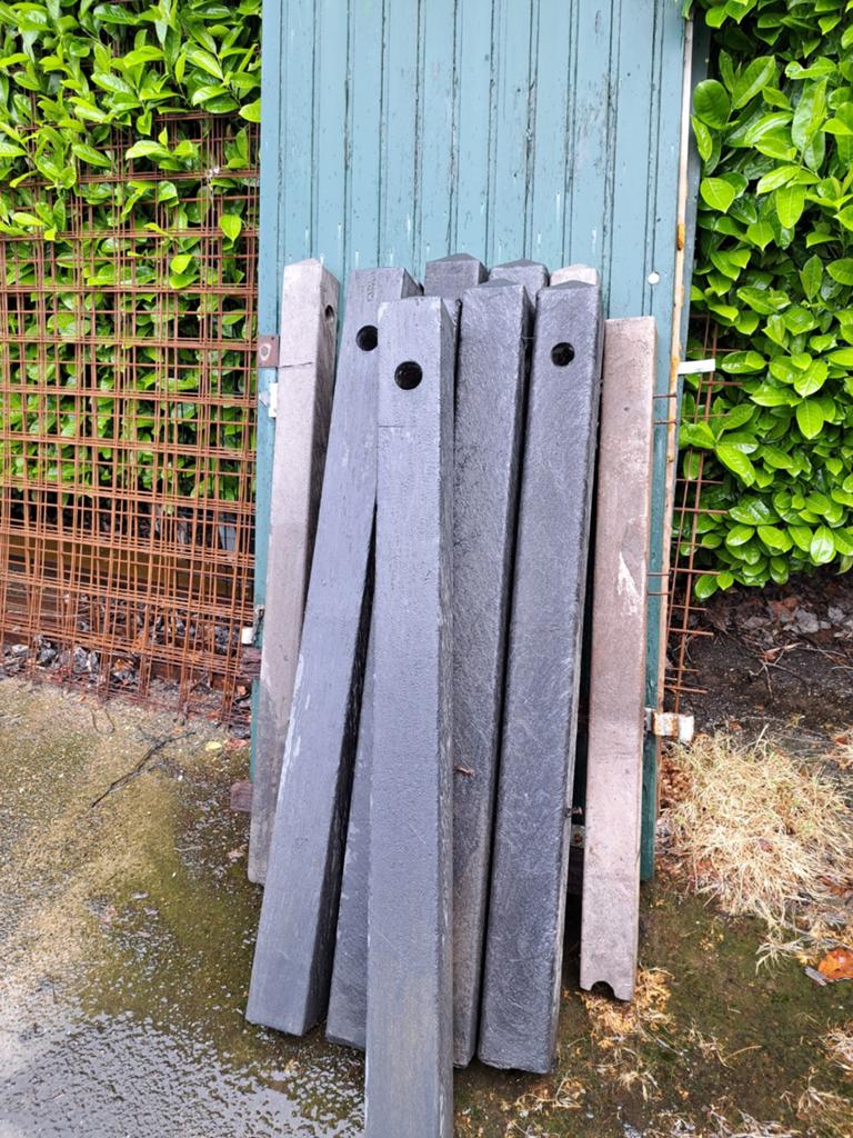 Robuuste hardkunststoffen palen voor diverse toepassingen, Tuin en Terras, Palen, Balken en Planken, Ophalen, Gebruikt, Minder dan 180 cm