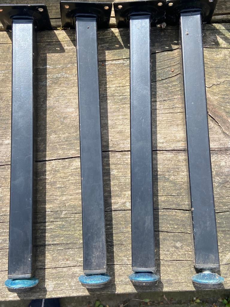 Verstelbare pootjes 30 cm 3 x 4 stuks per 4 € 10, Ophalen of Verzenden, Zo goed als nieuw, Rond, Minder dan 50 cm