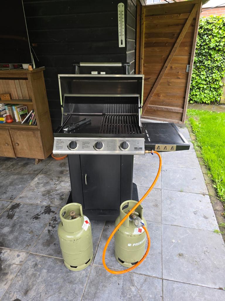 Landmann Gasbarbecue met 3 branders en twee gasflessen, Ophalen, Gebruikt, Landmann