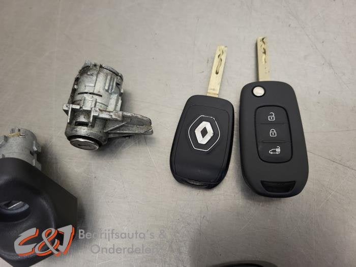 Kontaktslot + Sleutel van een Renault Trafic, Gebruikt, -, Renault, -
