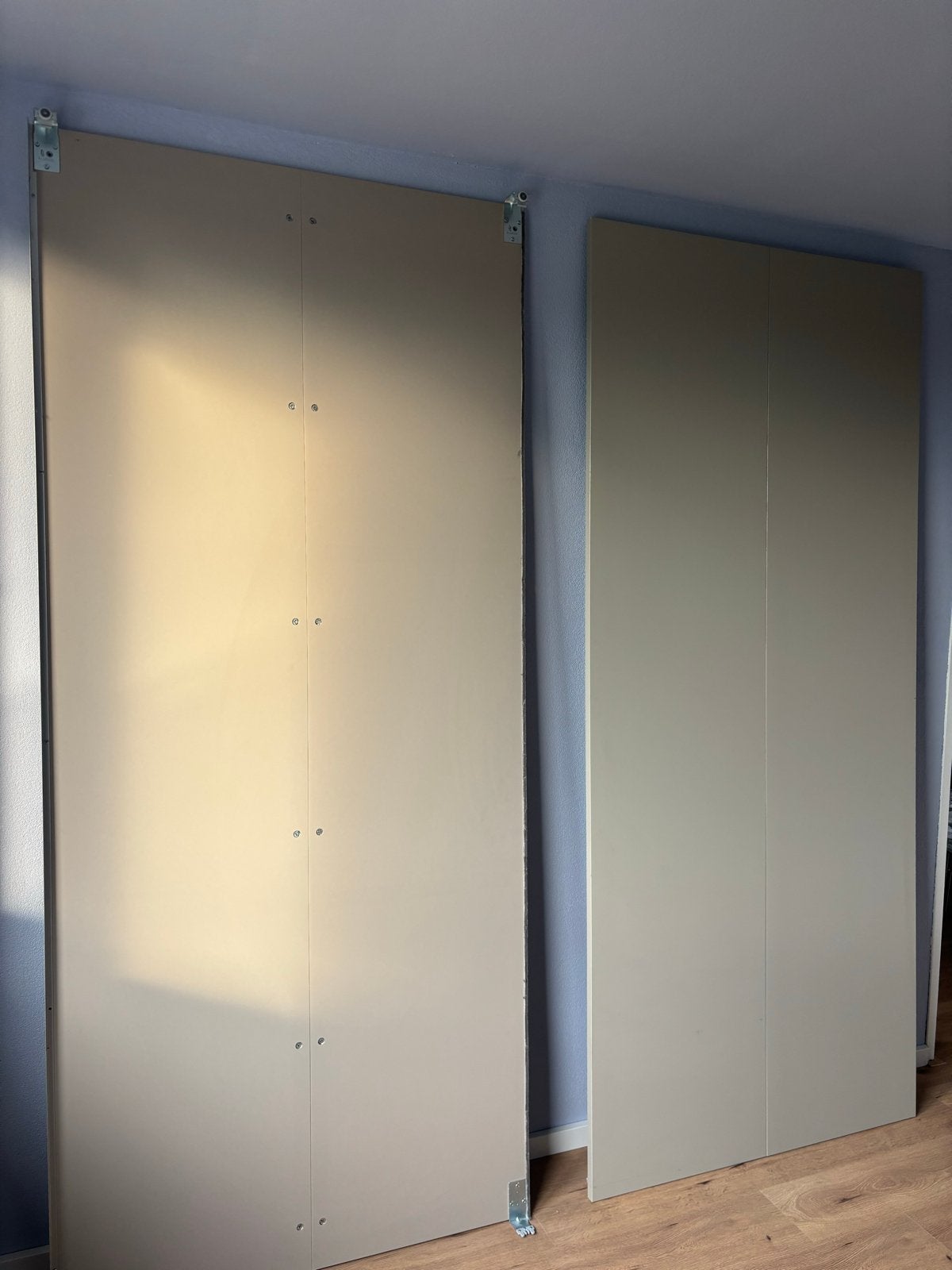 IKEA HASVIK Schuifdeuren, grijsbeige, 200x236 cm, Ophalen, Kunststof, Gebruikt, 200 cm of meer