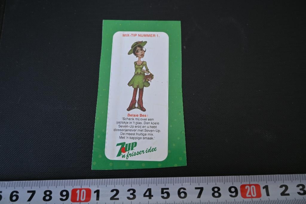sticker frisdrank + drank mix 7-up bessenjenever betsie bes, Ophalen, Zo goed als nieuw