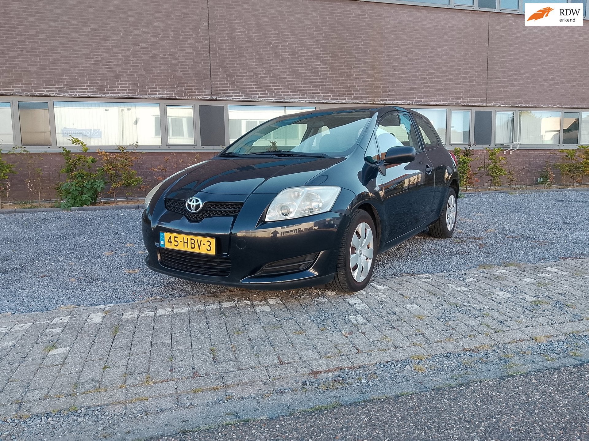 Toyota Auris 1.6-16V Terra, Voorwielaandrijving, Gebruikt, 4 cilinders, Metallic lak
