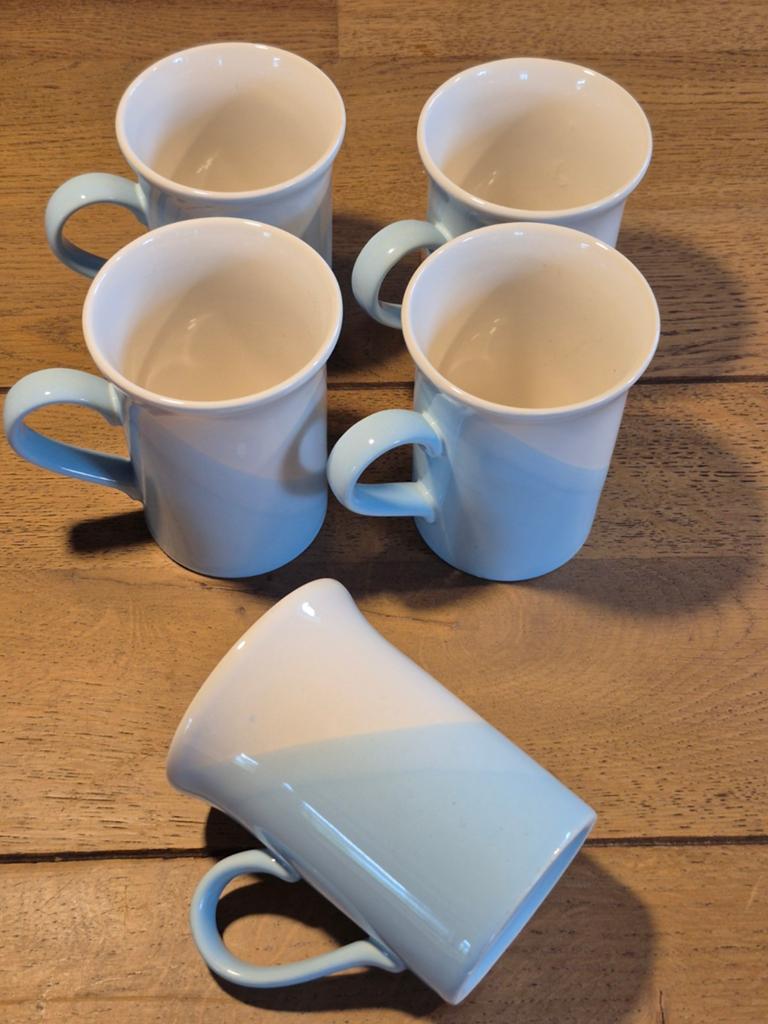 10 mokken coloroll kilncraft england lichtblauw kleurverloop, Ophalen of Verzenden, Zo goed als nieuw, Aardewerk, Kop(pen) en/of Schotel(s)