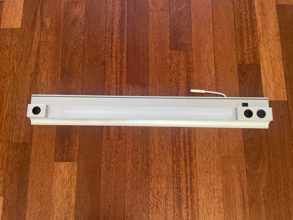 Onderbouwlamp / keukenverlichting met stopcontacten, Ophalen, Zo goed als nieuw, Metaal of Aluminium