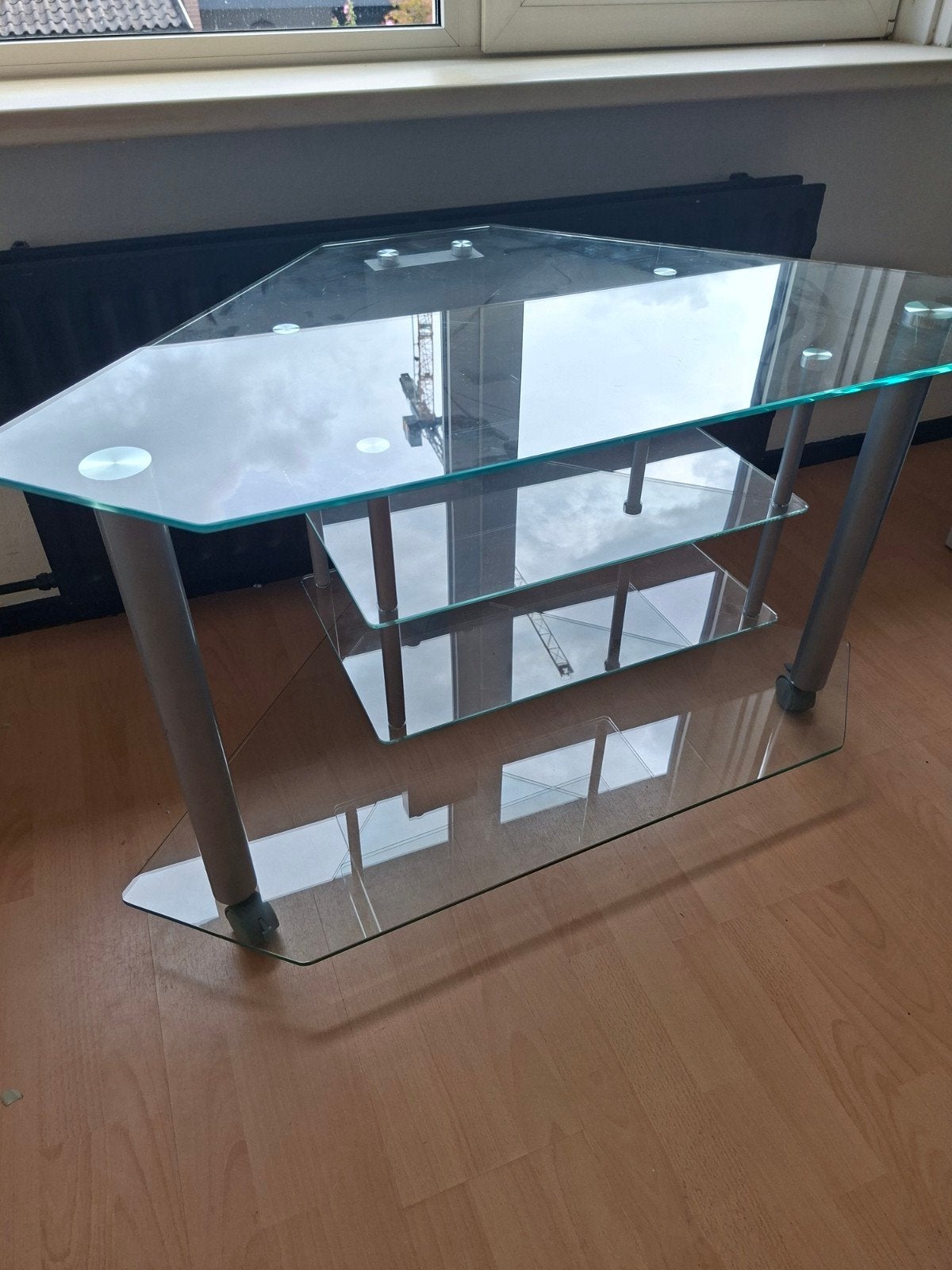 Glazen TV-meubel met 3 planken en wieltjes, Ophalen, Gebruikt, 50 tot 100 cm, Glas