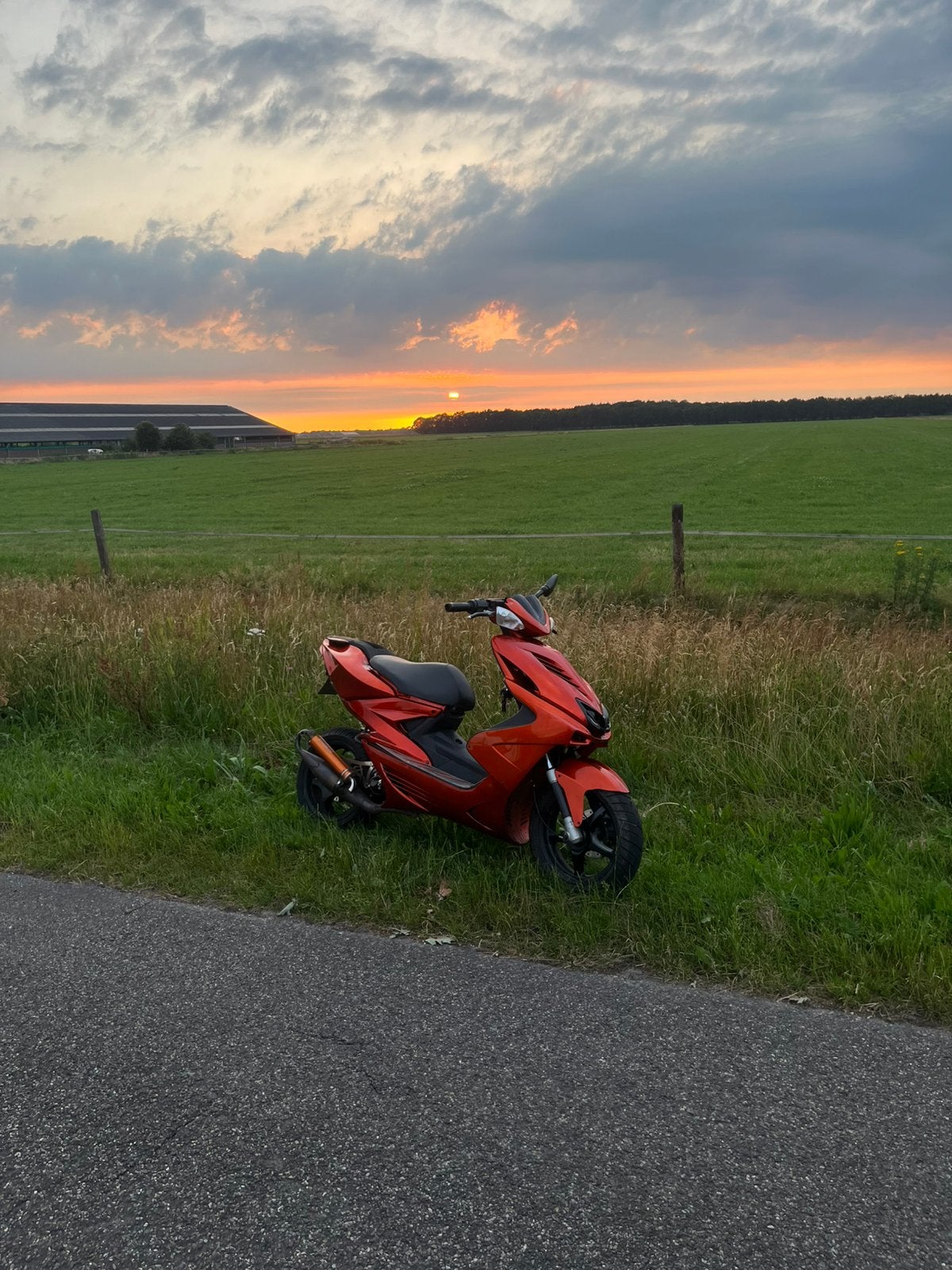 Yahama aerox, Fietsen en Brommers, Ophalen of Verzenden, Zo goed als nieuw, Benzine, Aerox