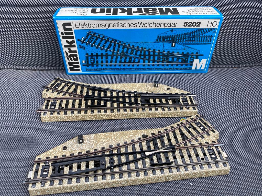 Märklin Elektromagnetisches Weichenpaar 5202 HO, Hobby en Vrije tijd, Modeltreinen | H0, Wisselstroom, Gebruikt, Rails, Ophalen of Verzenden