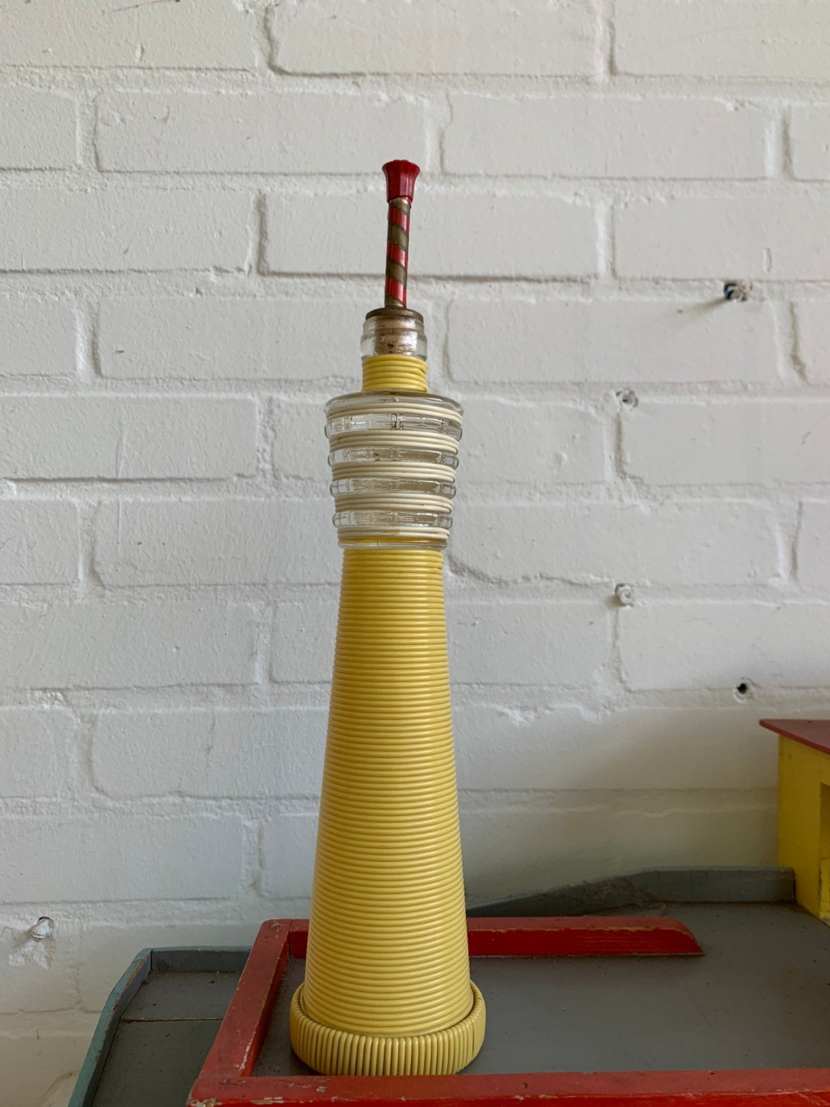Likeurfles vintage Italiaanse vuurtoren likeurfles jaren 60., Verzenden
