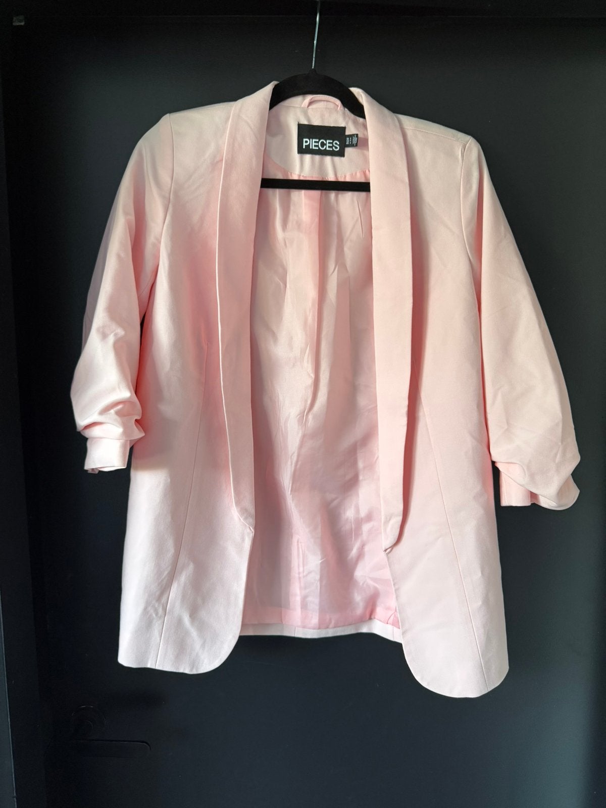 Roze blazer van Pieces, maat S, Kleding | Dames, Ophalen of Verzenden, Zo goed als nieuw, Jasje, Roze
