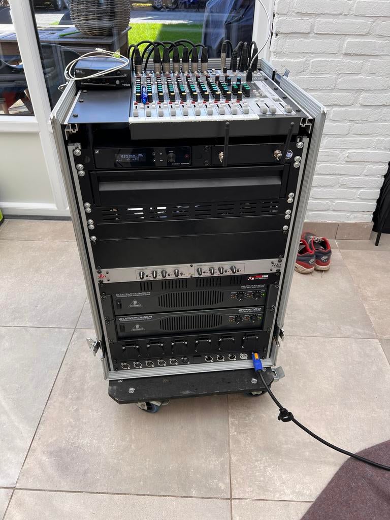 Complete Geluidsinstallatie in Rack - Soundcraft, Behringer, Ophalen, Gebruikt, 10 tot 20 kanalen, Microfooningang