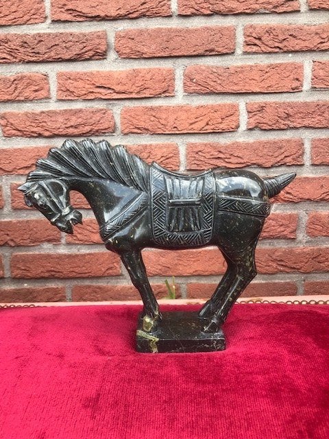 marmeren paard in Tang-stijl, handwerk, Handgemaakt, Ophalen of Verzenden, Zoogdier, Steen of Keramiek