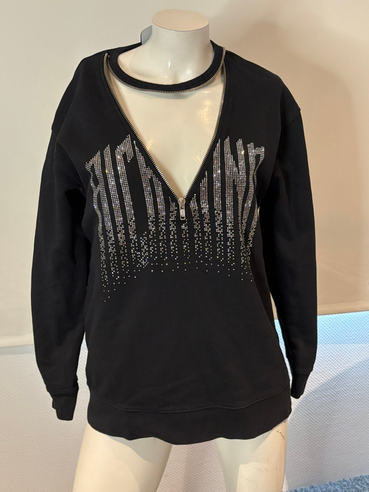 Richmond sweater met kleine steentje maat s, Kleding | Dames, Ophalen of Verzenden, Zo goed als nieuw, Maat 36 (S), Zwart