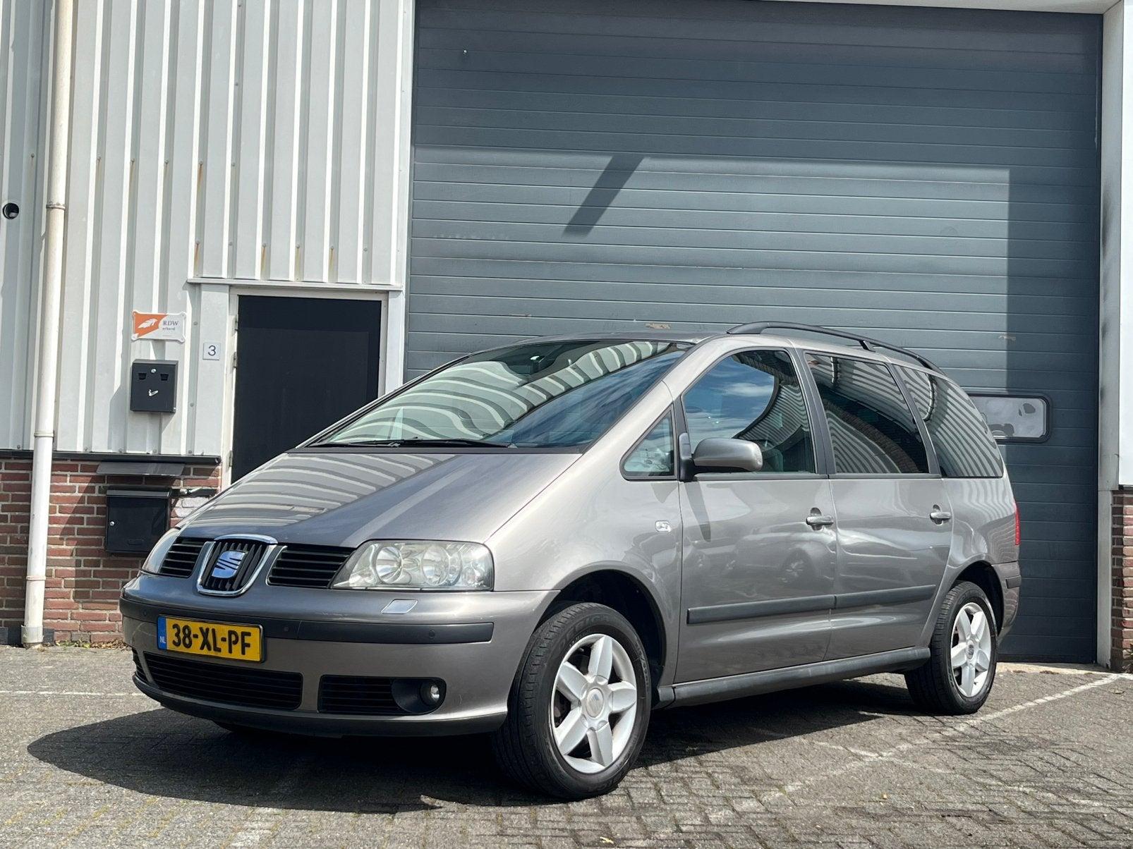 Seat Alhambra. 7 persoons, 2e eigenaar, airco, Voorwielaandrijving, 1800 kg, 4 cilinders, 1553 kg