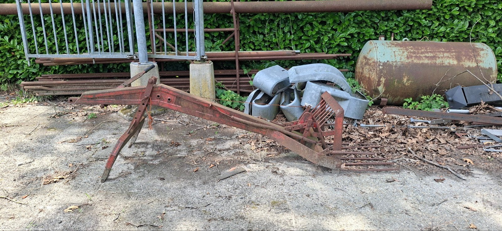 Achterlader tractor, Ophalen