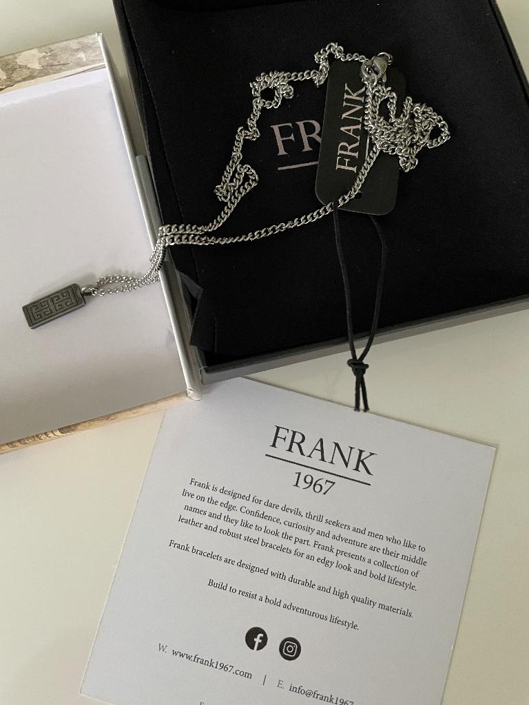 Frank 1967 patterned rectangular pendant necklace in giftbox, Met hanger, Nieuw, Ophalen of Verzenden, Zilver