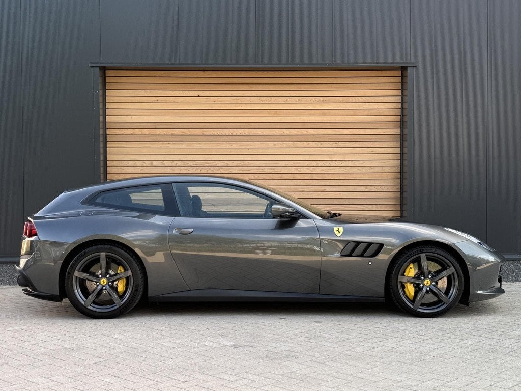 Ferrari GTC4Lusso T 3.9 V8 LIFT|PANO|P.DISPLAY|CARBON, Auto's, Ferrari, Automaat, Achterwielaandrijving, Start-stop-systeem, Leder