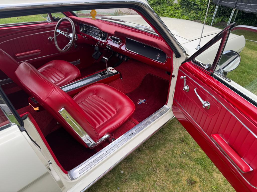 Ford mustang coupe 1965