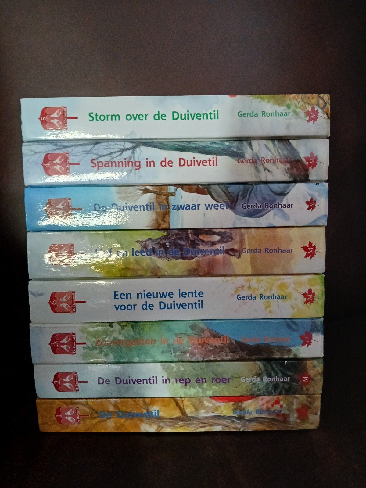 8 boeken van Gerda Ronhaar - Serie de Duiventil - Hardcover, Ophalen of Verzenden, Zo goed als nieuw, Gerda Ronhaar