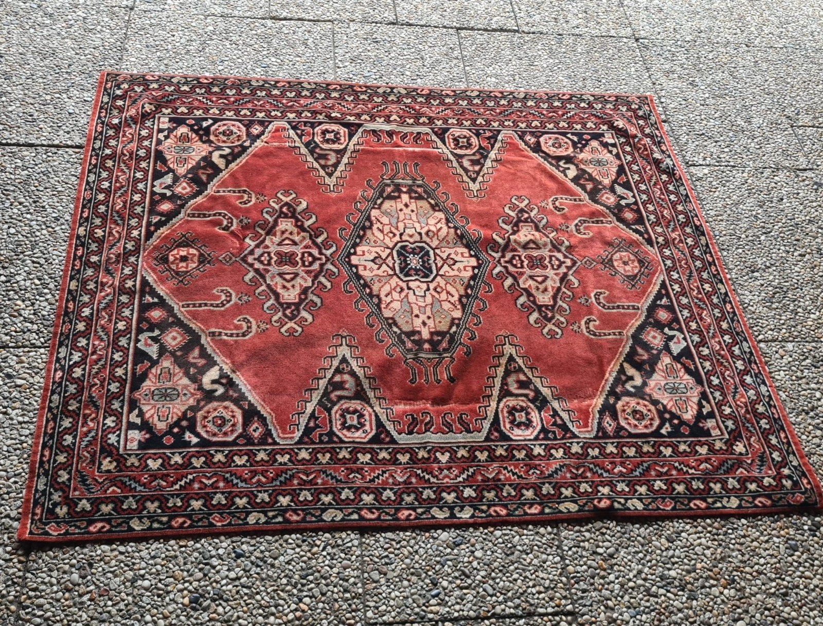 Vintage Perzisch tafelkleed - Rood/Beige met patronen, Huis en Inrichting, Gebruikt, 100 tot 150 cm, Grijs, Ophalen of Verzenden