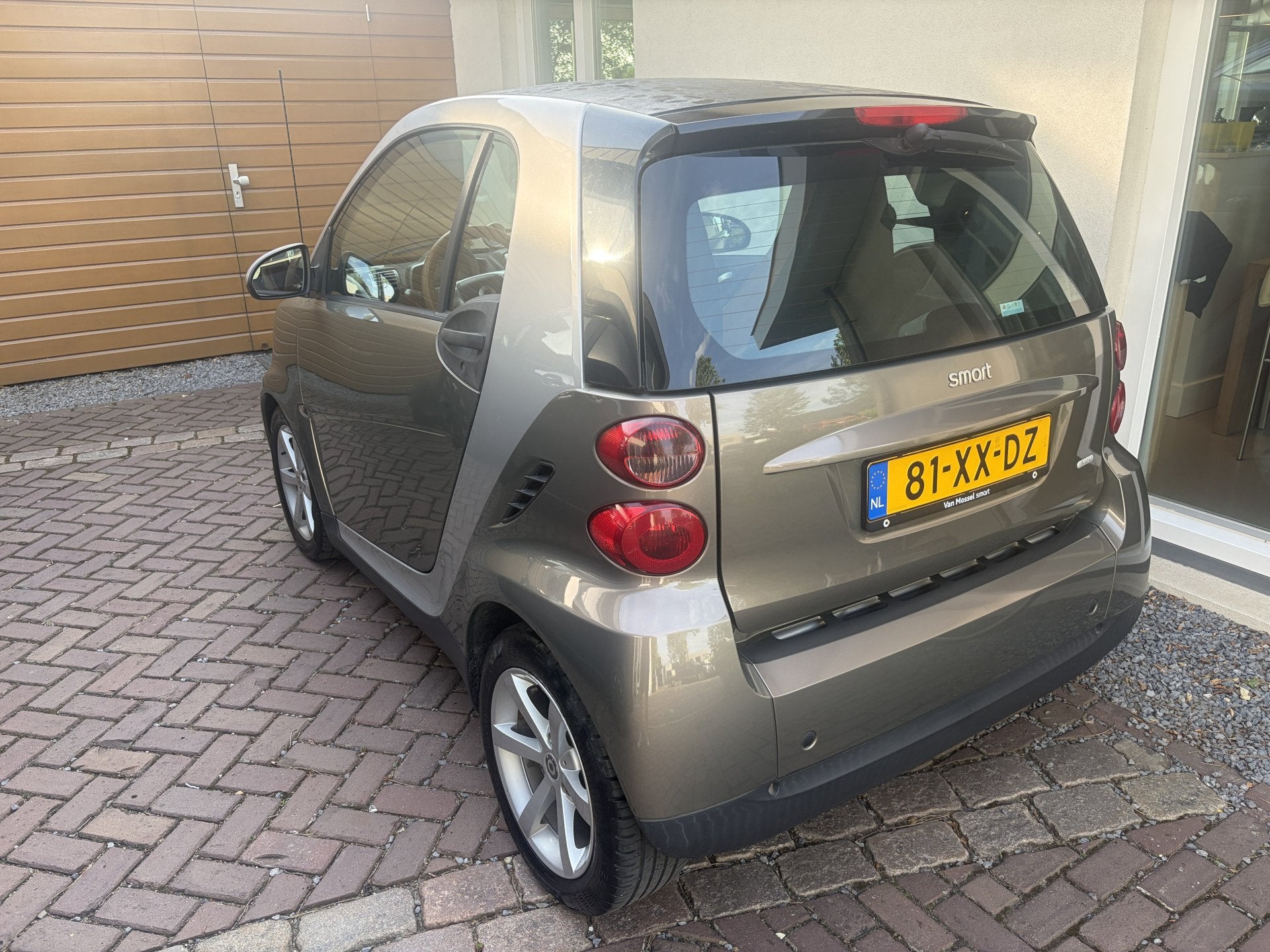Smart Fortwo Coupé 1.0 Passion Aut Leder + triangel voor ac, Achterwielaandrijving, Gebruikt, 18 €/maand, Bruin