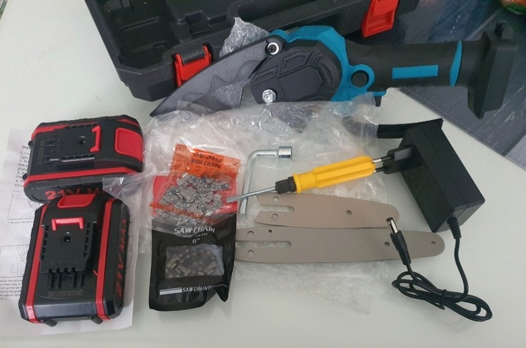 Mini Kettingzaag Set (21V) – Inclusief 2 Accu's & Koffer, Ophalen of Verzenden, Zo goed als nieuw, Overige soorten