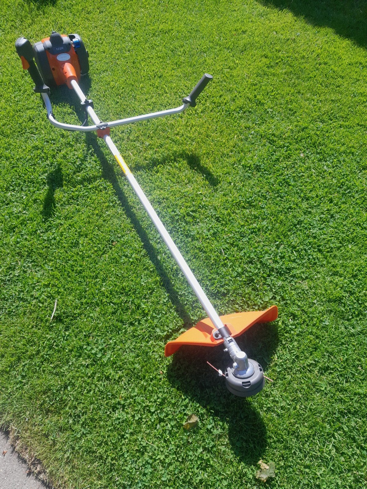 Husqvarna 122R bosmaaier   nieuw, Tuin en Terras, Benzine, Ophalen of Verzenden, Zo goed als nieuw, 30 tot 50 cm