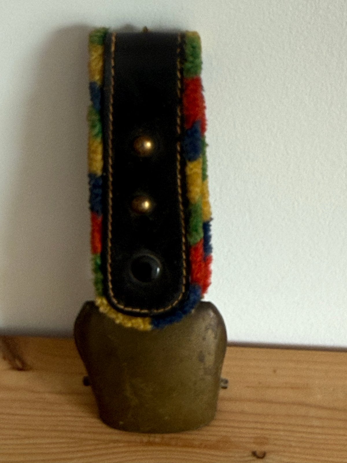 Vintage Zwitserse Koebel met Kleurrijke Band, Ophalen of Verzenden
