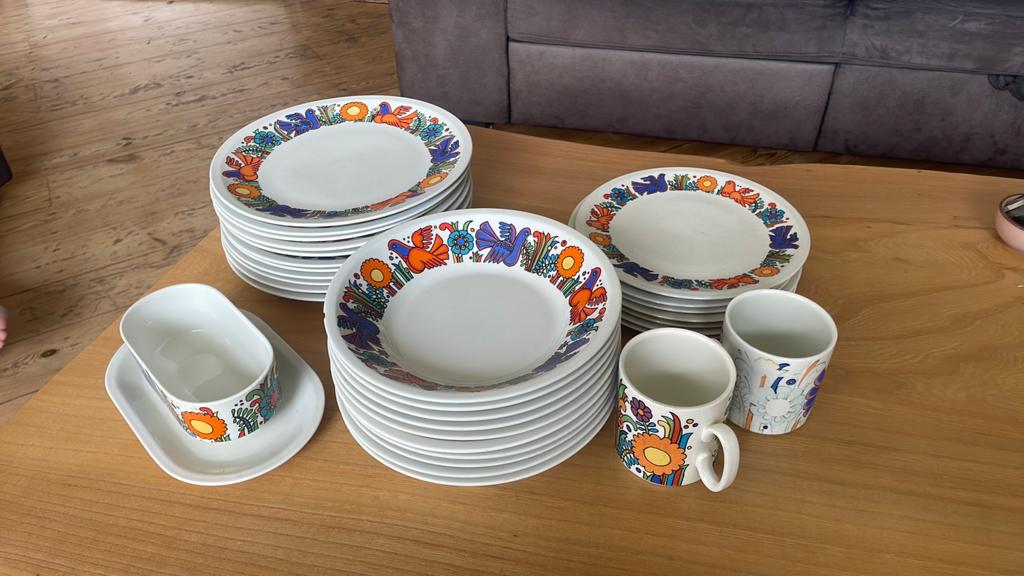 Vintage servies met vogel- en bloemmotief - deels beschadigd, Antiek en Kunst, Antiek | Servies compleet, Ophalen