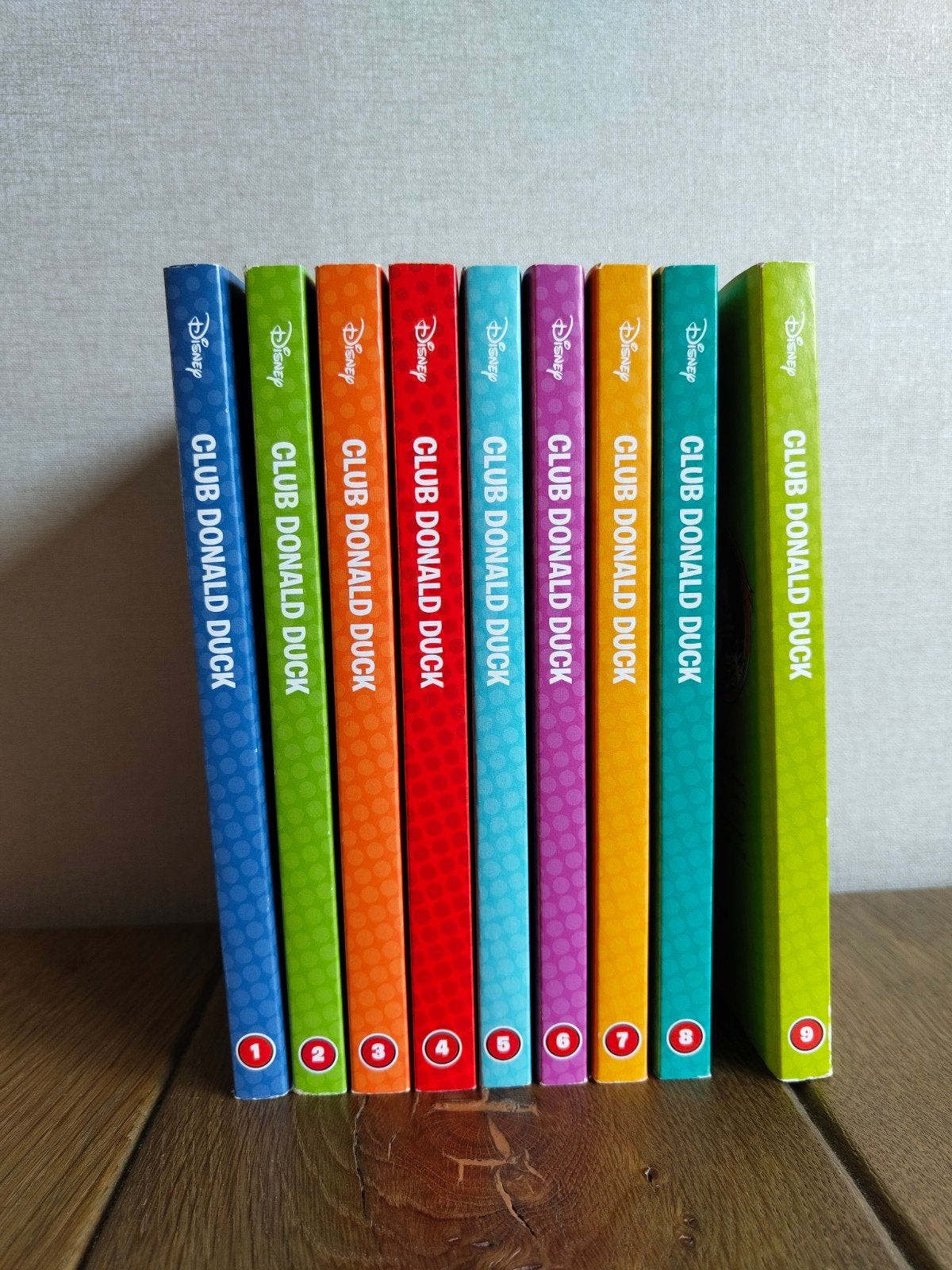 Club Donald Duck serie 1-9, Ophalen of Verzenden, Zo goed als nieuw, Disney, Meerdere stripboeken