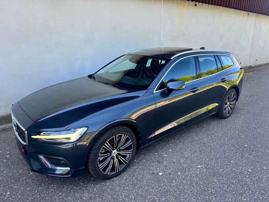 Volvo V60 T5 R-Design | 250pk Geartronic 2018 | Vol optie!, Auto's, 1800 kg, 4 cilinders, 1969 cc, Origineel Nederlands
