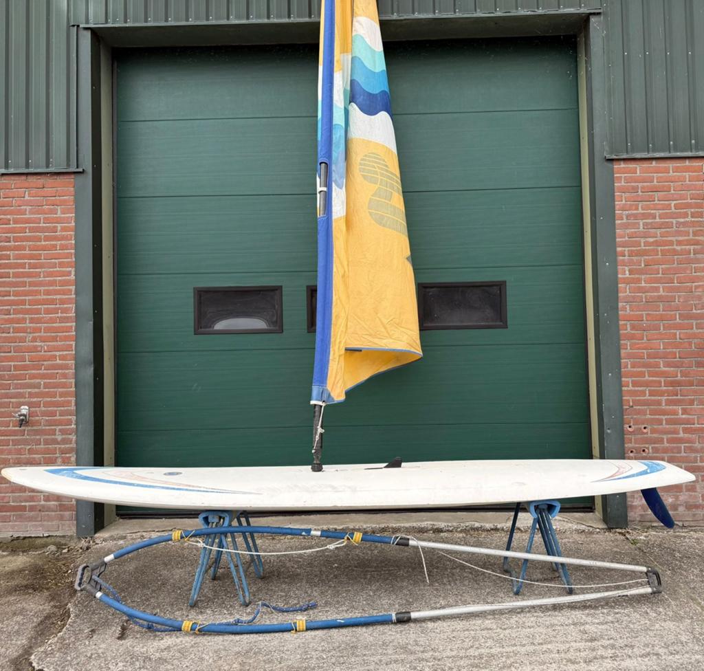 Vintage Mistral Windsurfplank Compleet met Zeil en Mast, Ophalen, Gebruikt, ., Minder dan 15 m²