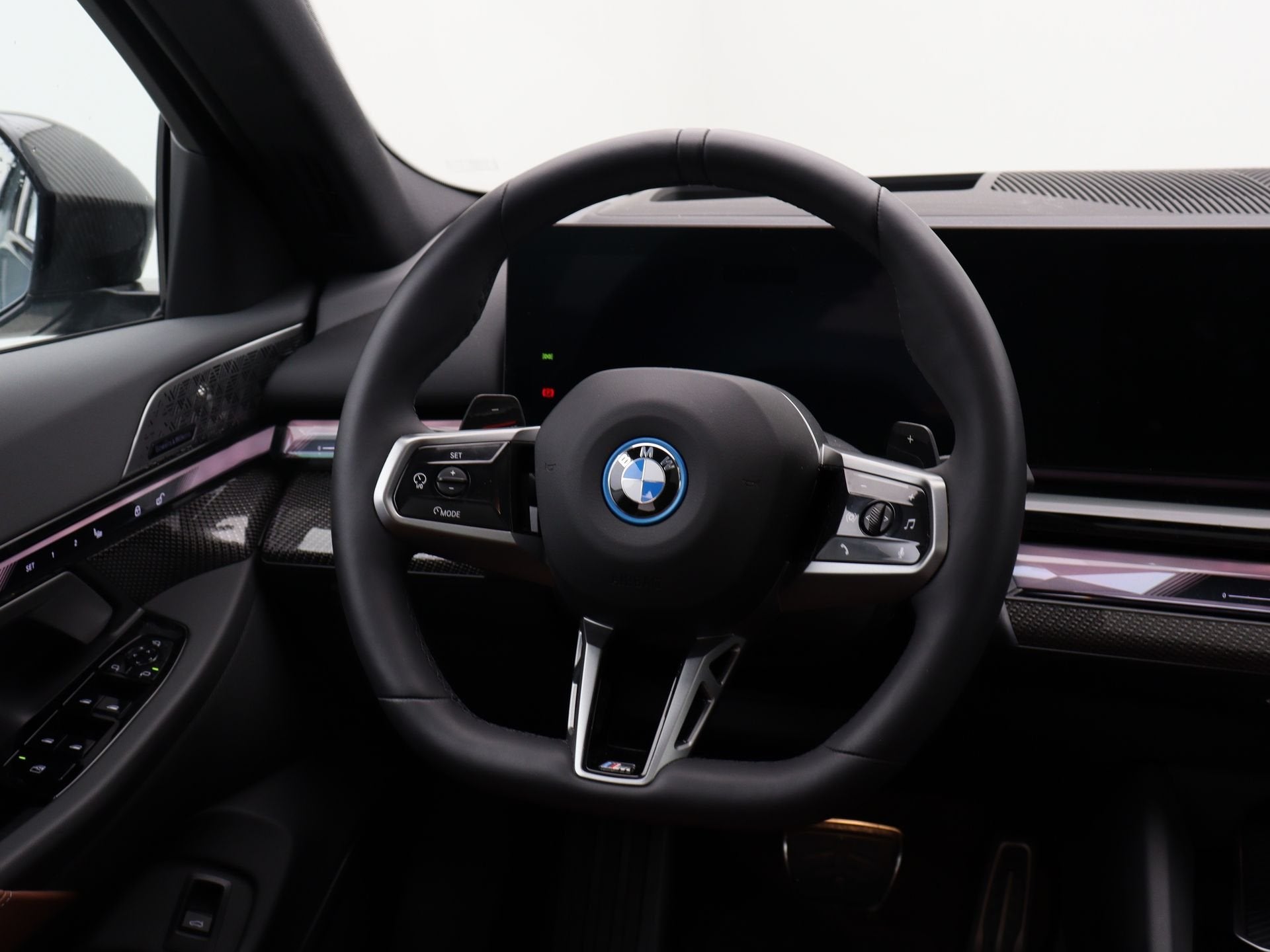 BMW 5 Serie 550e Touring xDrive (bj 2026, automaat), Auto's, Automaat, Gebruikt, Euro 6, Overige brandstoffen