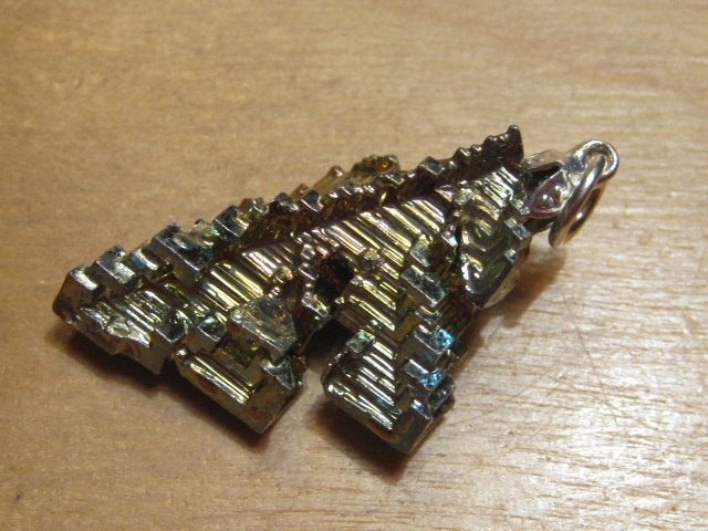 h. 6x schitterende hanger BISMUTH (3), Overige voorstellingen, Verzenden, Nieuw, Steen of Mineraal