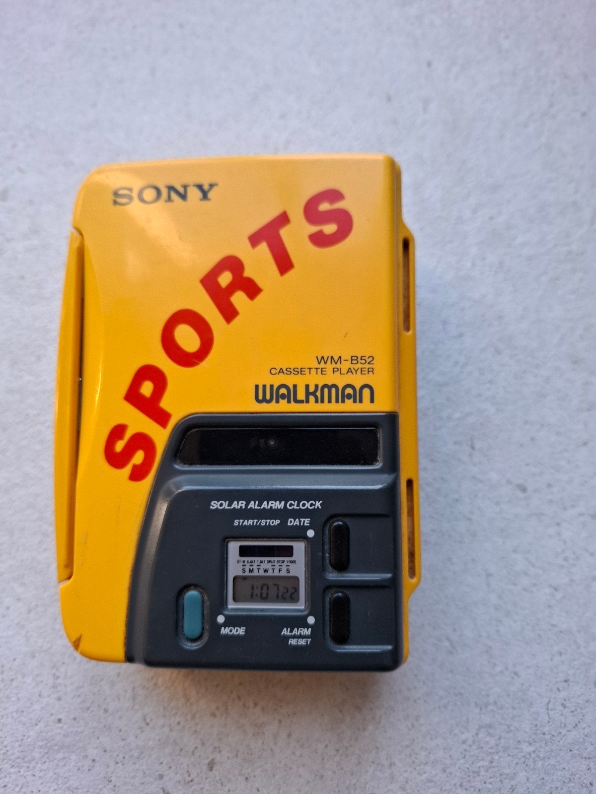 Sony WM-B52 Sports Walkman met Solar Alarm Clock, Ophalen of Verzenden, Walkman