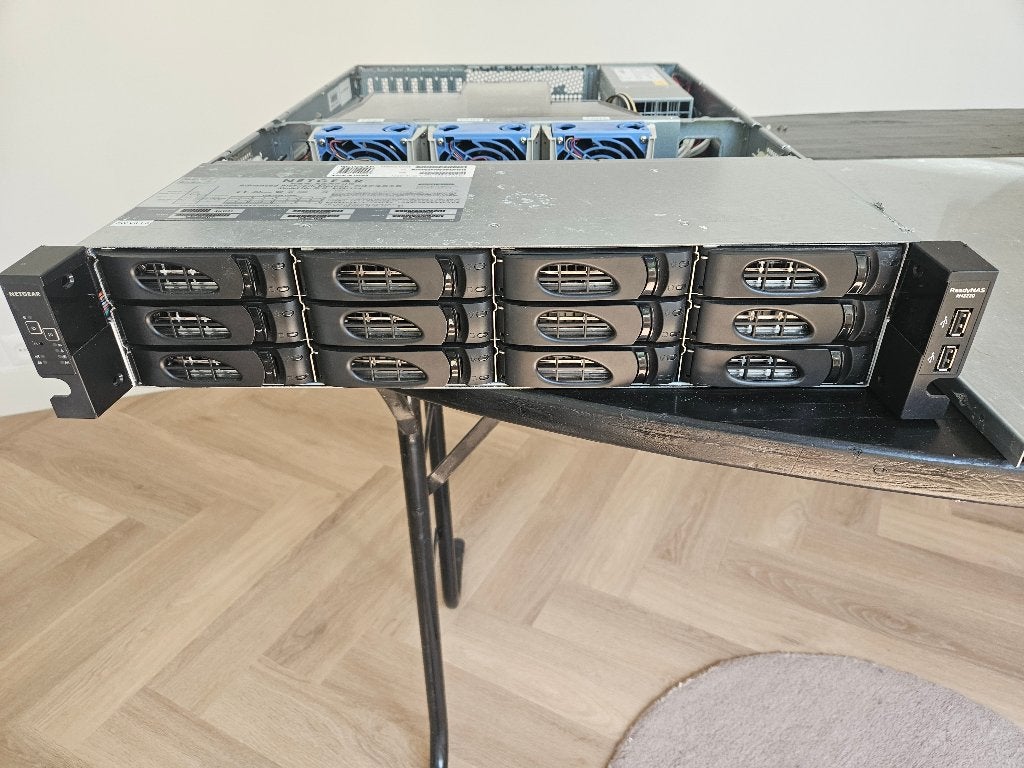 NetGear RN32262E-100ES 12-bay Rack Station, Ophalen, Gebruikt