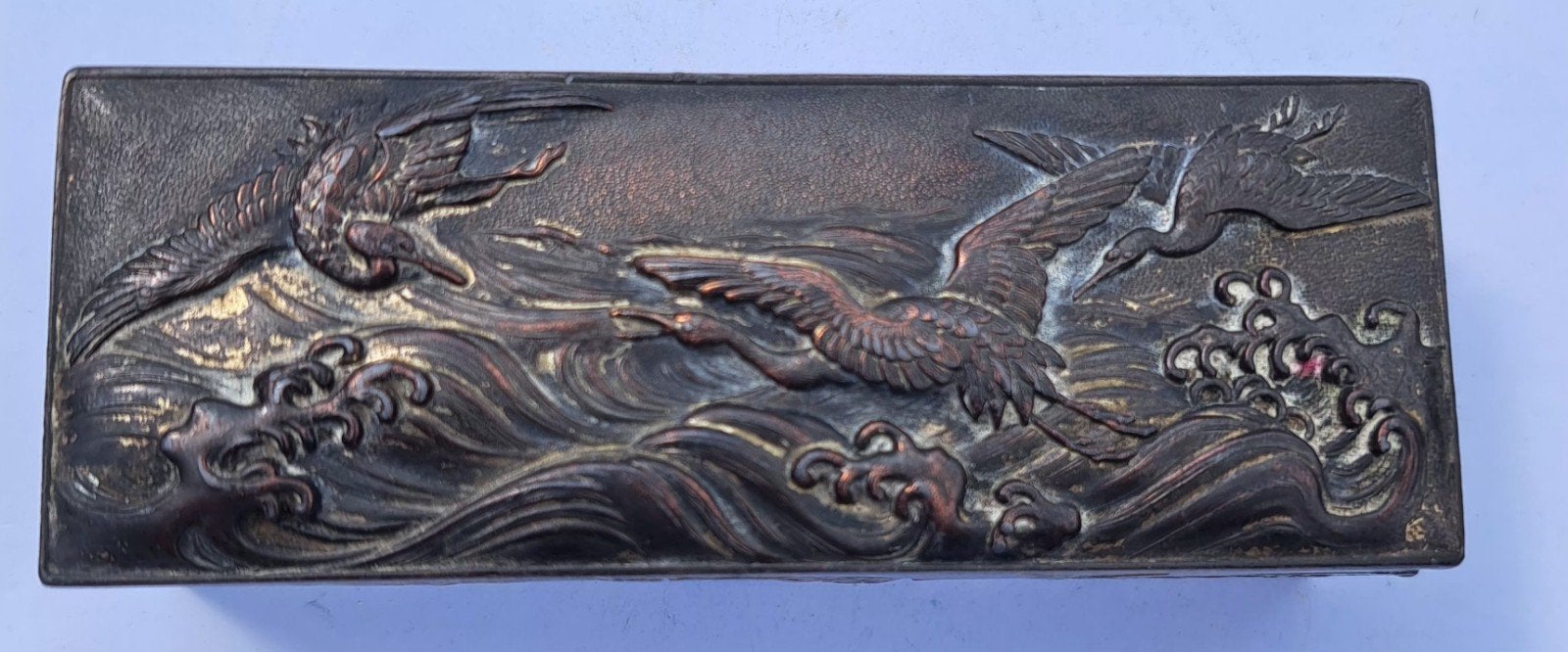 Antieke Japanse doos met reliëfdecoratie, Ophalen of Verzenden