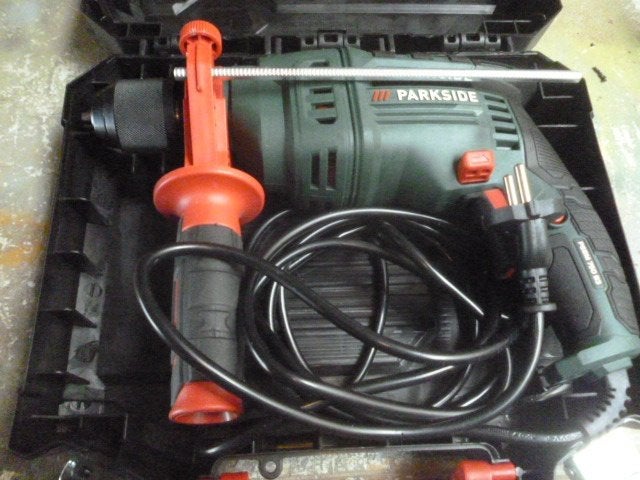 boor machine en dremel, Ophalen of Verzenden, Zo goed als nieuw, Boormachine