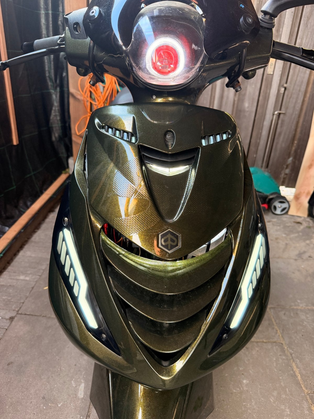 Unieke Piaggio Zip iGET E5 2023 - met Vespa Devils eye, Ophalen, Gebruikt, Maximaal 45 km/u