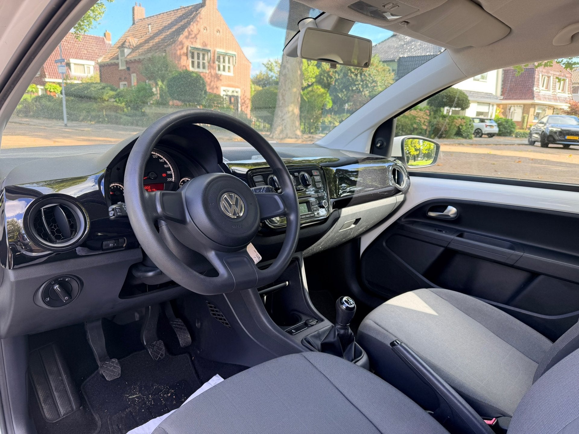 Foto 9 van Volkswagen UP! 1.0 high up! | Airco | Cruise | PDC | 2e eige
