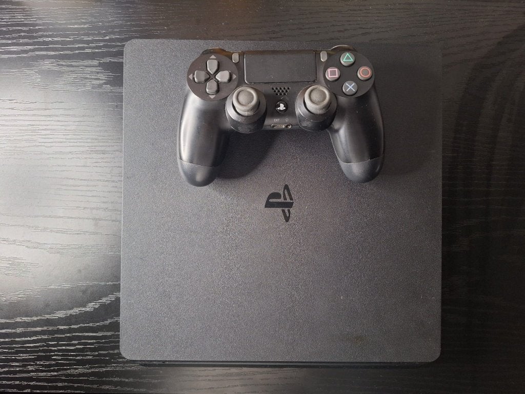 Playstation 4 Slim Zwart 1TB met 1 Controller, Met games, Verzenden, Zo goed als nieuw, Met 1 controller